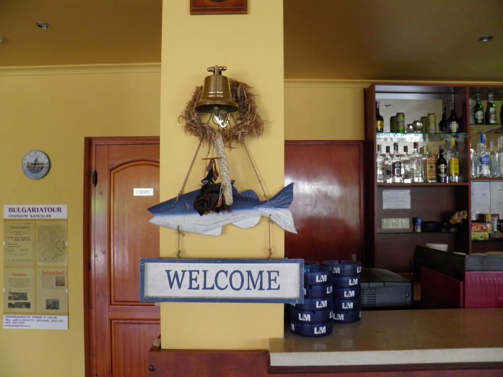 Family Hotel Maritime Ahtopol Esterno foto
